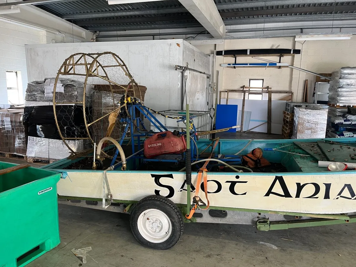 Hand built wooden fan boat - Image 4