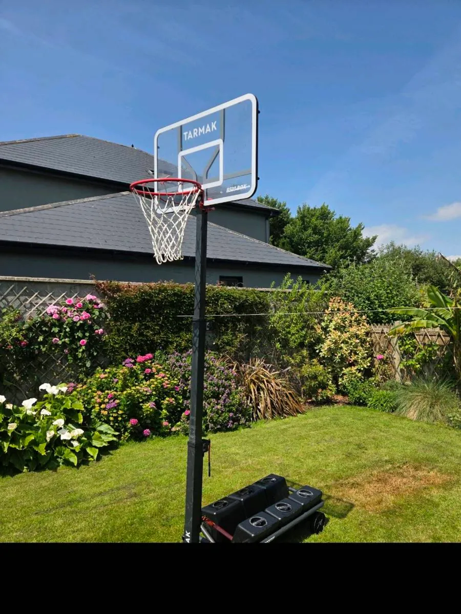 KIPSTA B500 Foldable/adjustable Basketball Hoop - Image 1