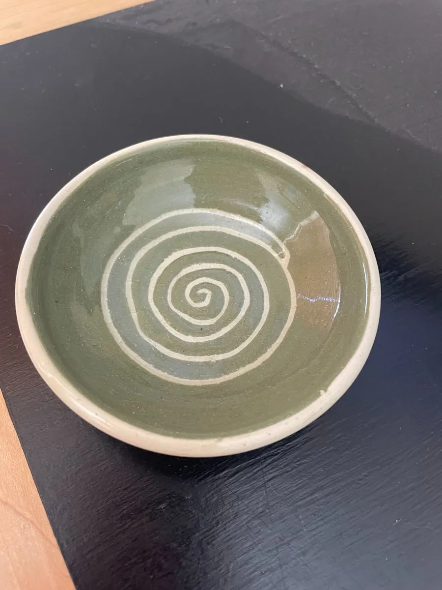 Vintage Small green ceramic dish MADE IN IRELAND - Image 1