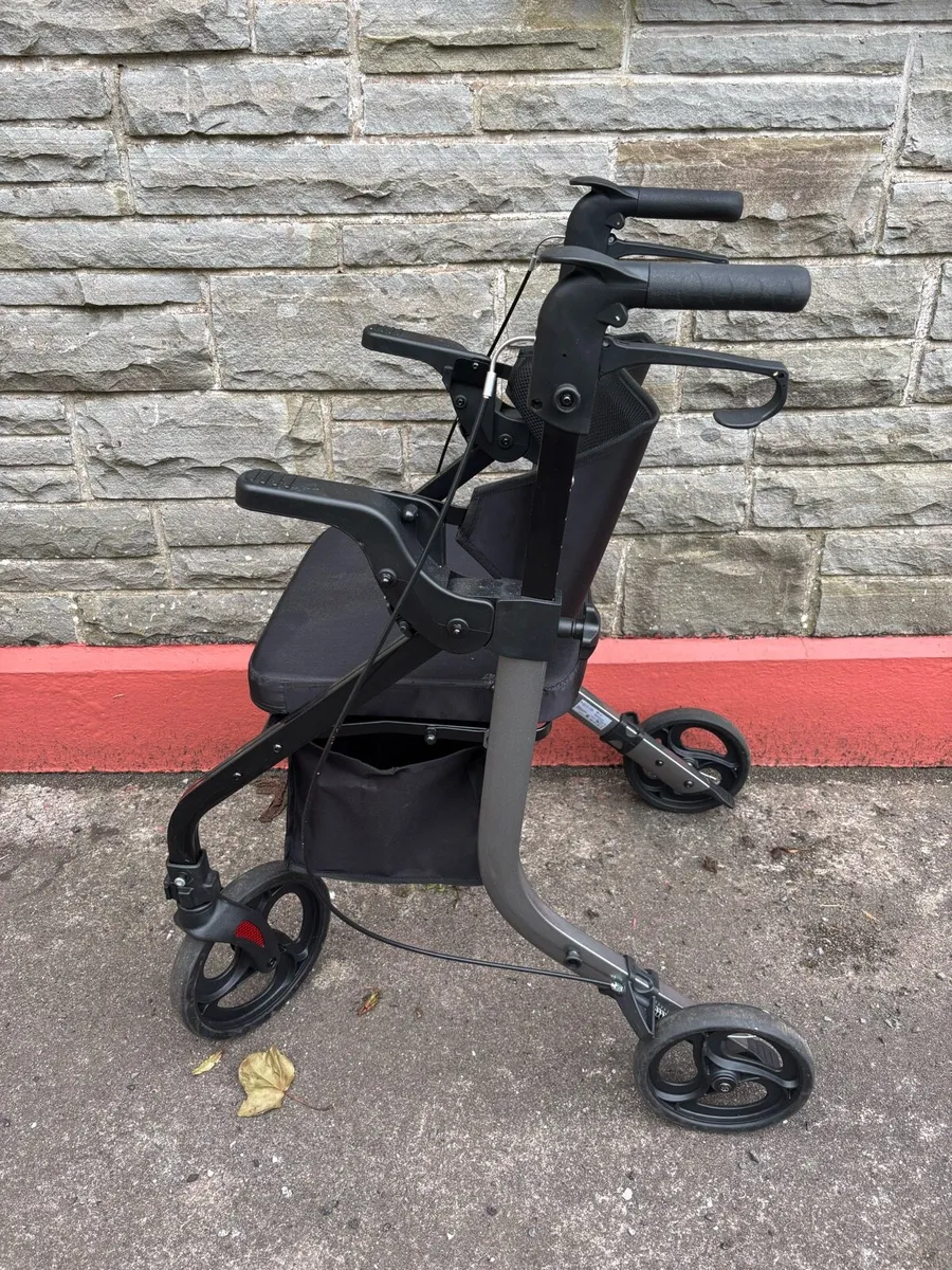 Free Wheelchair - Image 3
