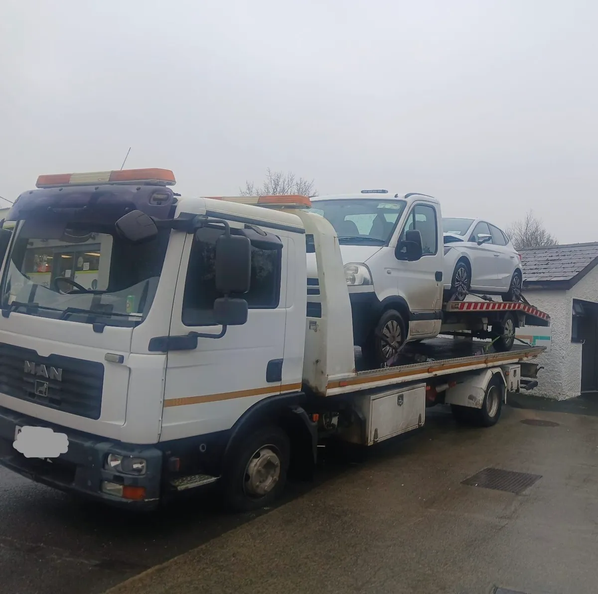 Man Recovery Truck - Image 1