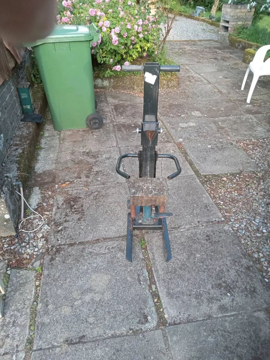 Log splitter - Image 2