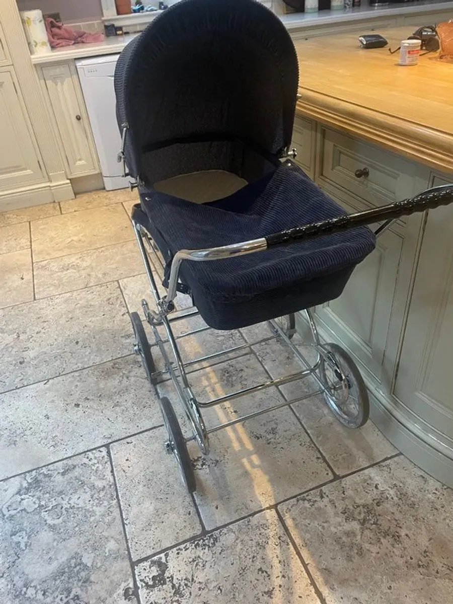 Pram - Image 2