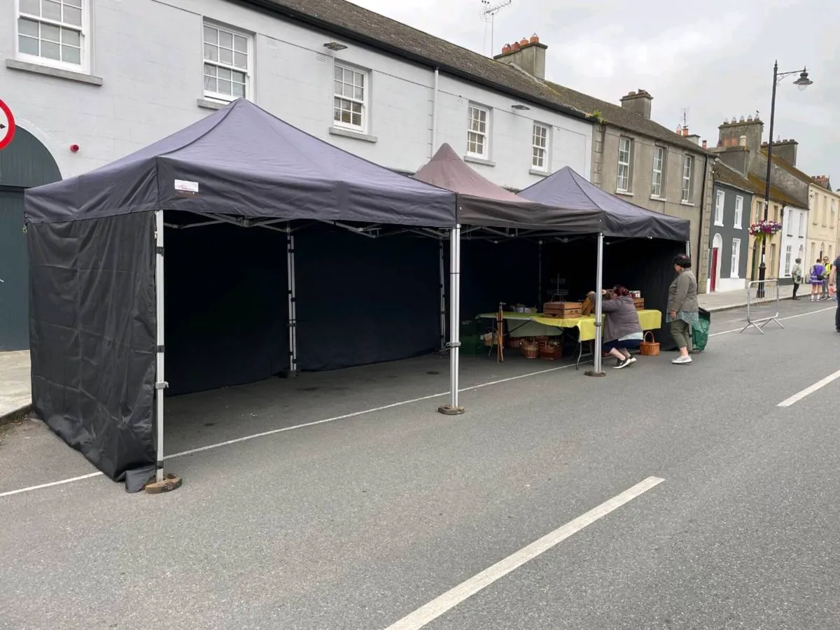 Pop up marquee/pop up tent - Image 1