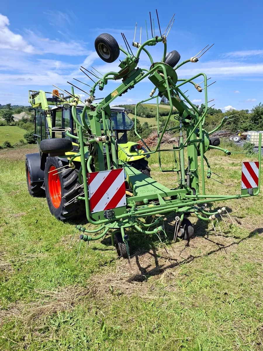 Krone 6 rotor Tedder - Image 1