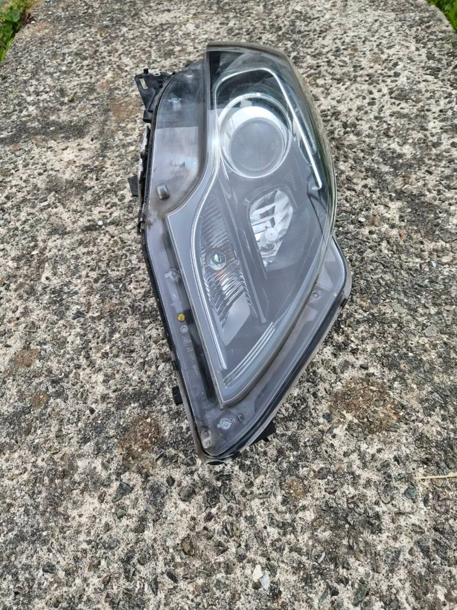Vauxhall zafira tourer headlight - Image 2