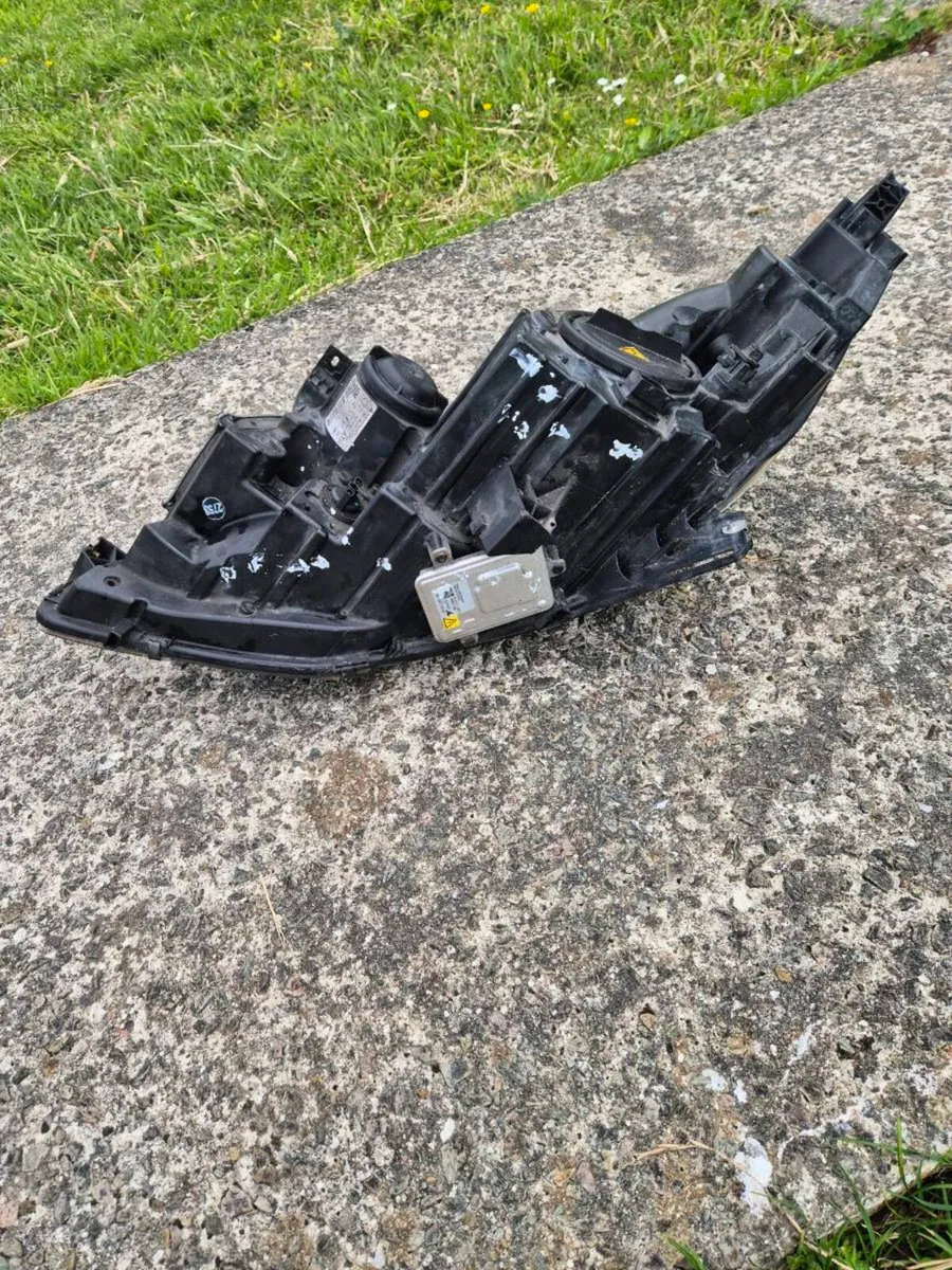 Vauxhall zafira tourer headlight - Image 3