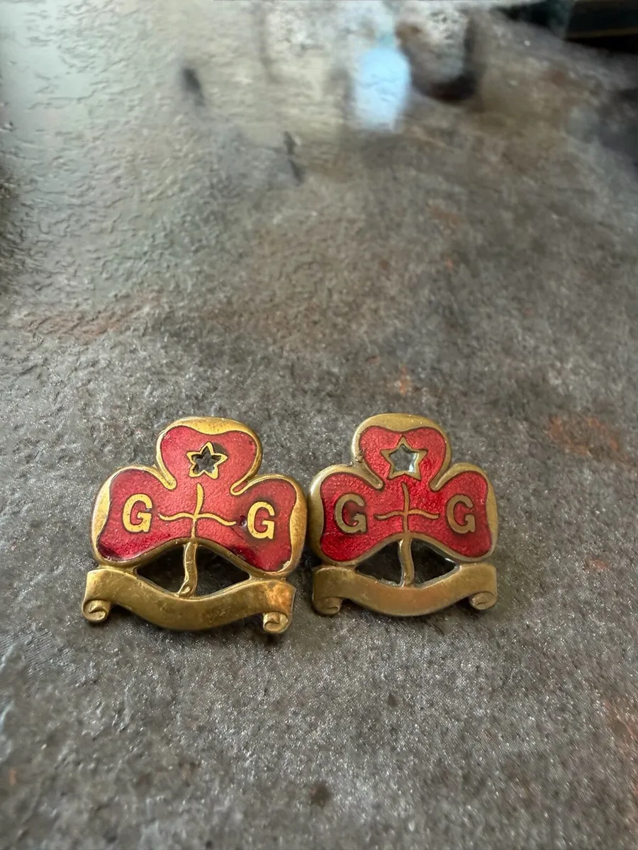 vintage Girl Guides "Land Ranger" promise badge - Image 2