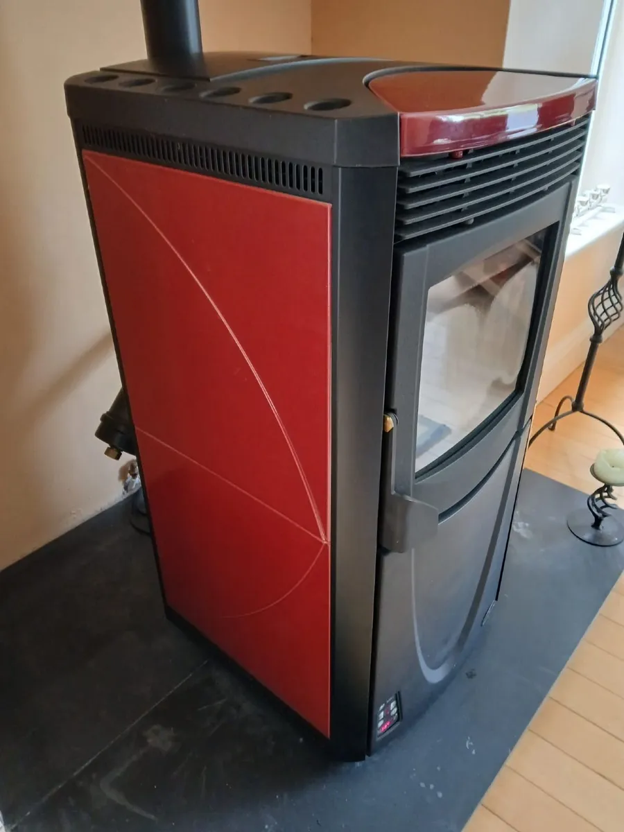 Wood pellet stove - Image 2