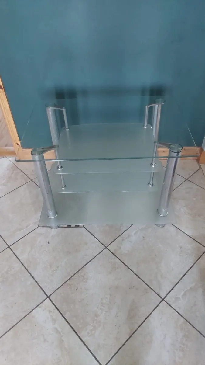 Television stand - Image 1