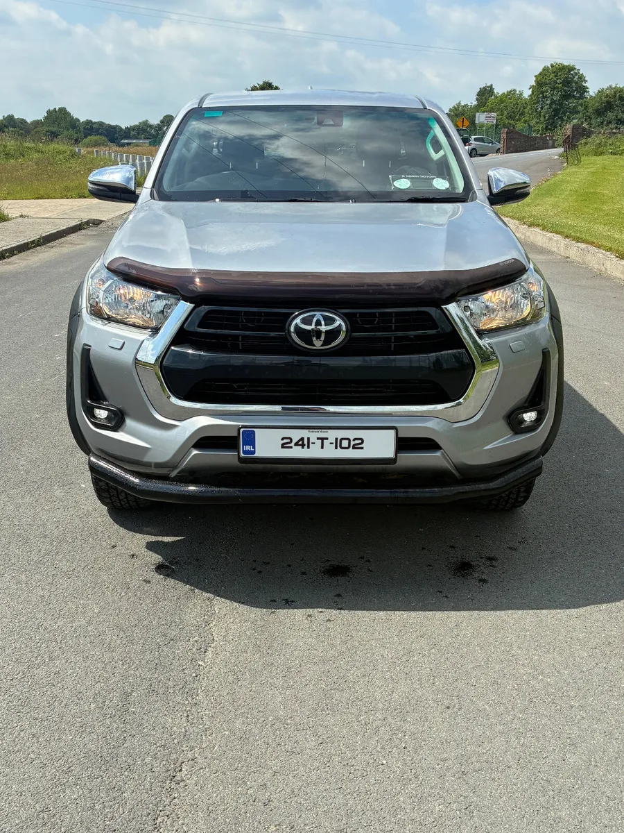 2024 Toyota Hilux *NO VAT* top spec - Image 3