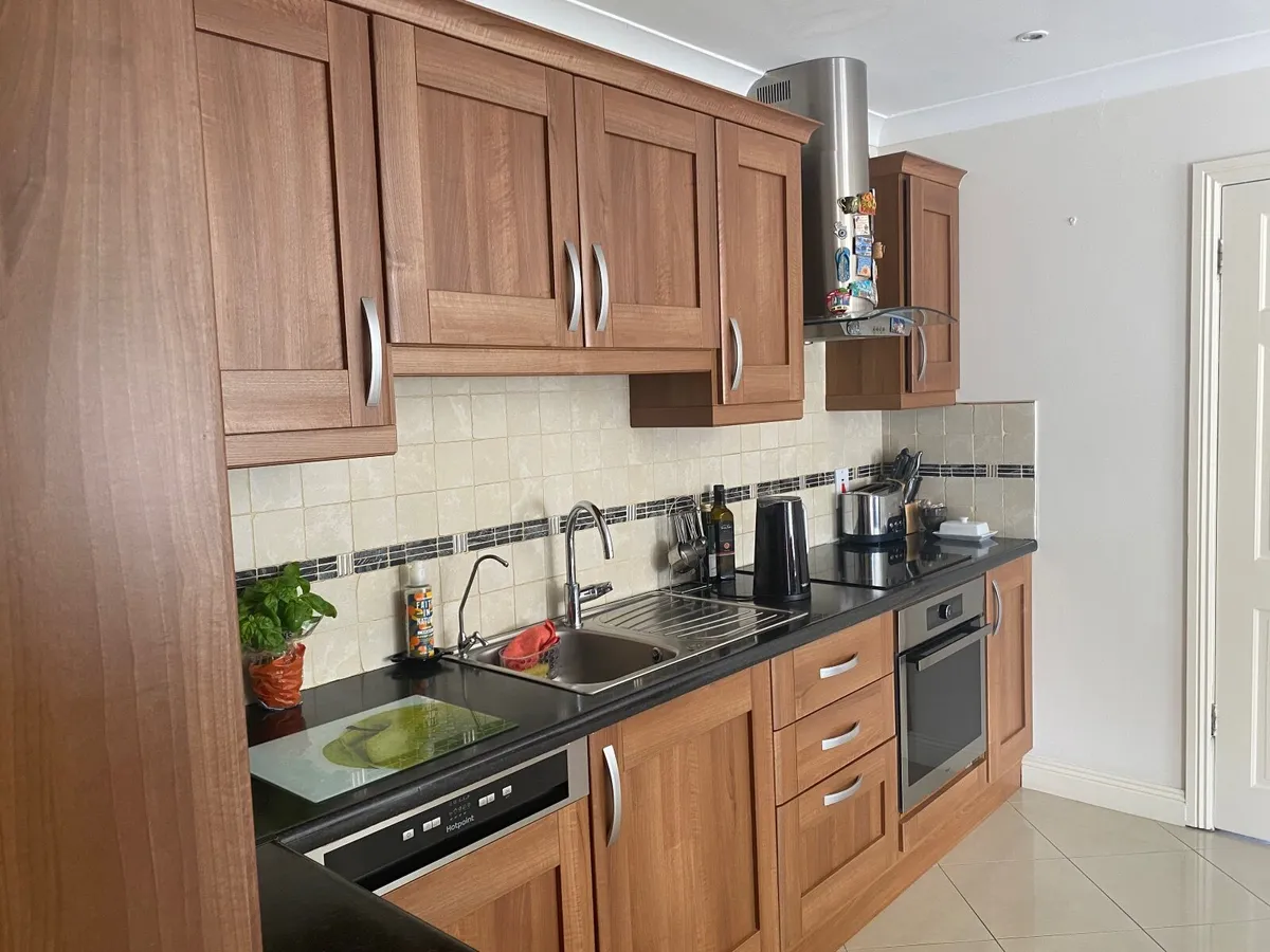 Fitted Kitchen and appliances - Image 4