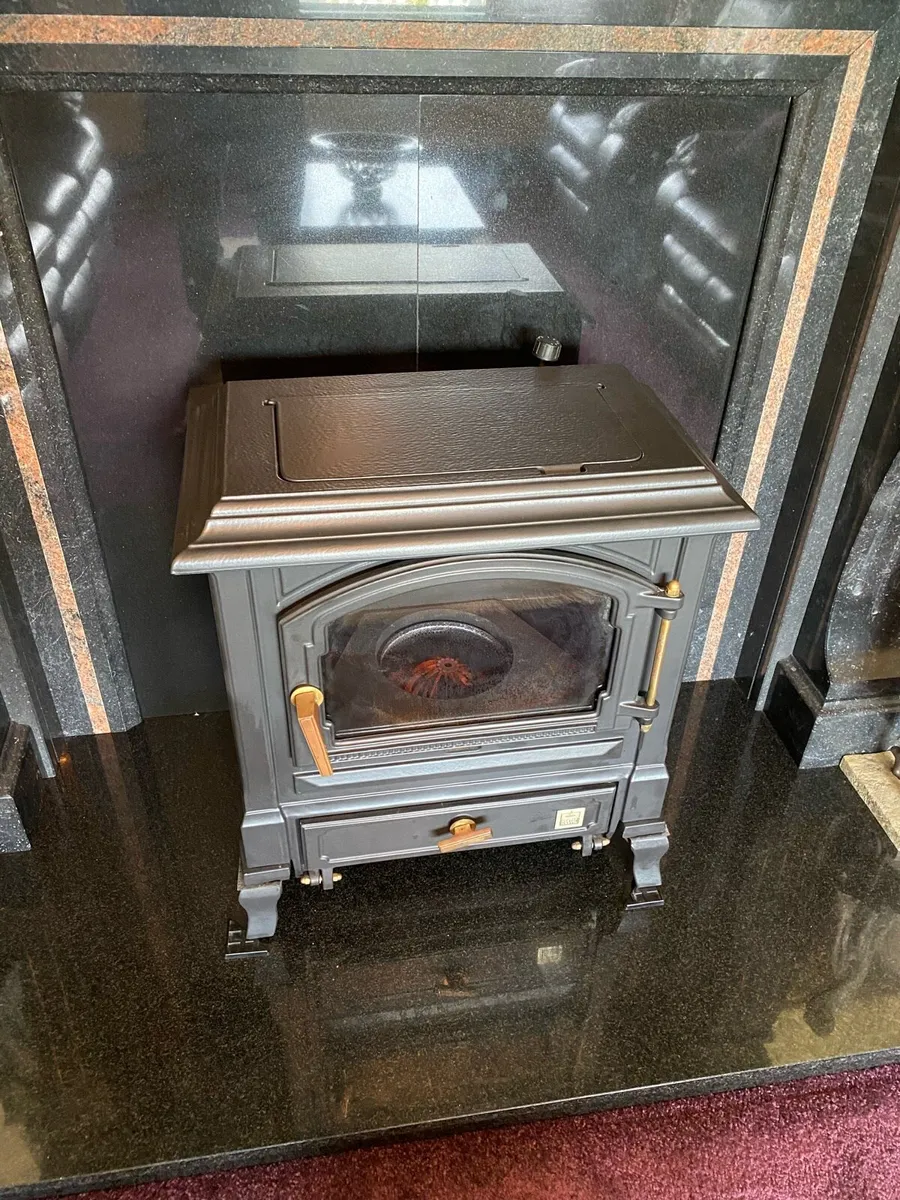 Oil stove - Image 1