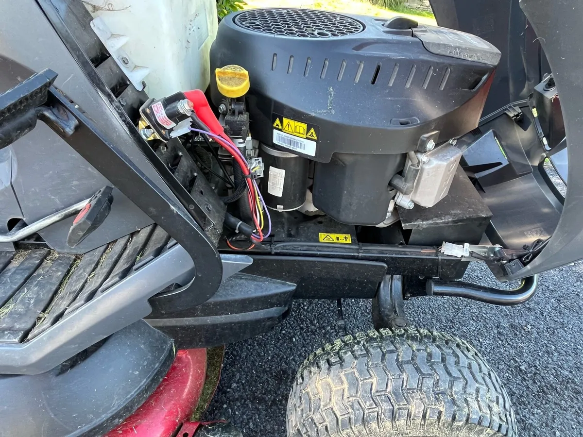 Castlegarden 22HP year 2021 ride on lawnmower - Image 2