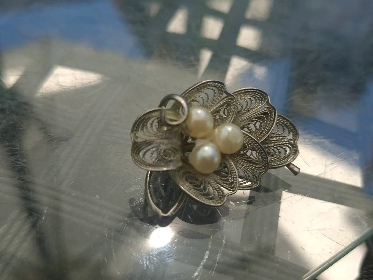 Beautiful old Silver Broach with Pearls - Image 2