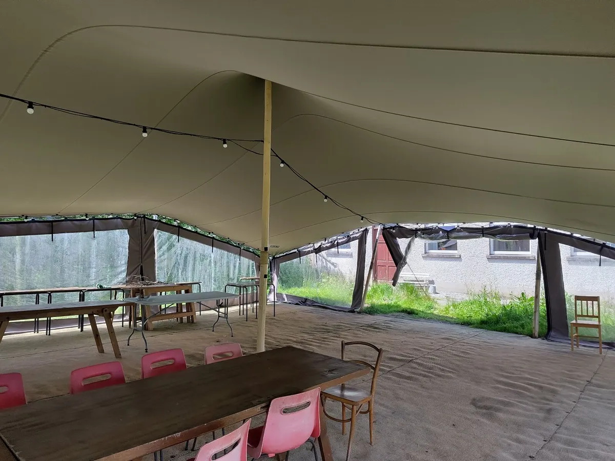 BILD Stretch Tent 10m x15m 3 years old walls+floor - Image 1