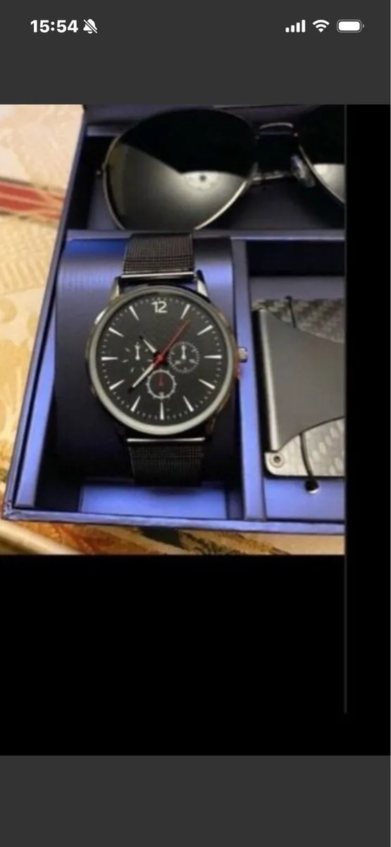 Watch/ sunglasses/ card holder set - Image 2