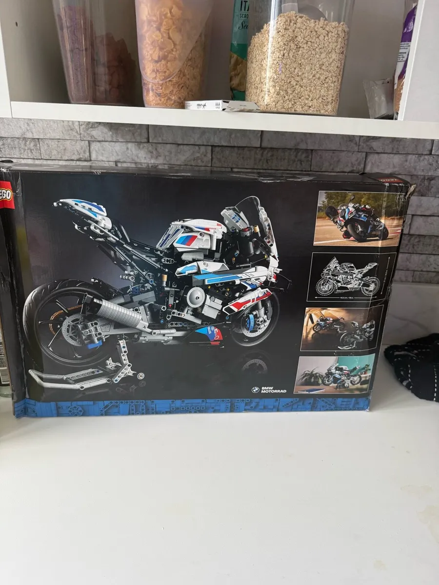 Lego BMW M 1000RR bike set brand new - Image 2