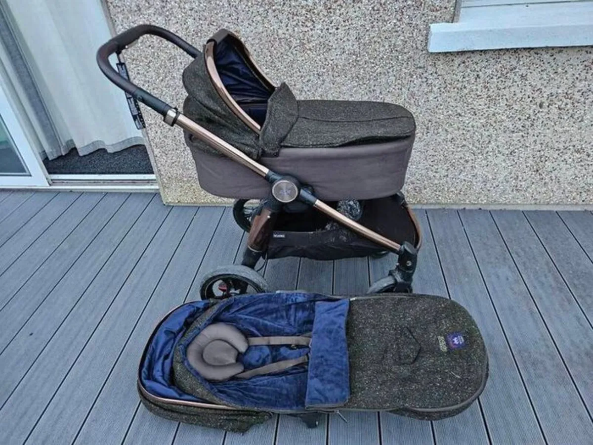 Mamas & Papas Ocarro Pushchair and Bassinet - Image 1