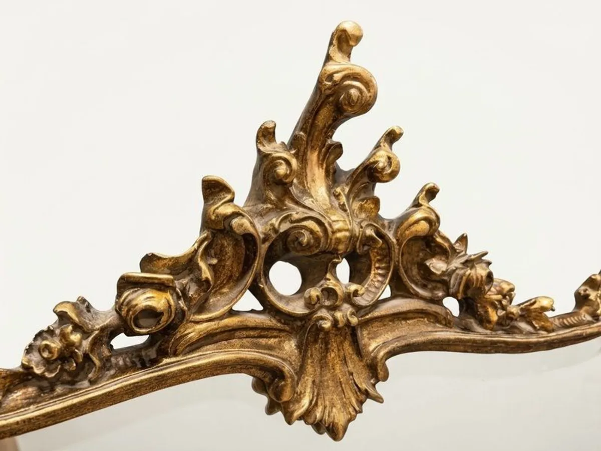 Ornate Louis XV Style Horizontal Gilt Mirror - Image 4