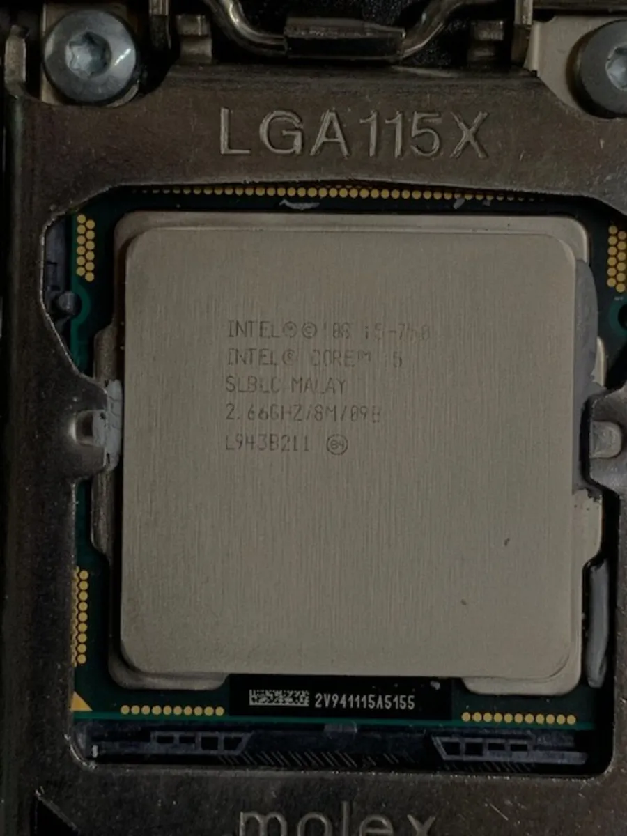 iMac 27” logic board A1213 - Image 1