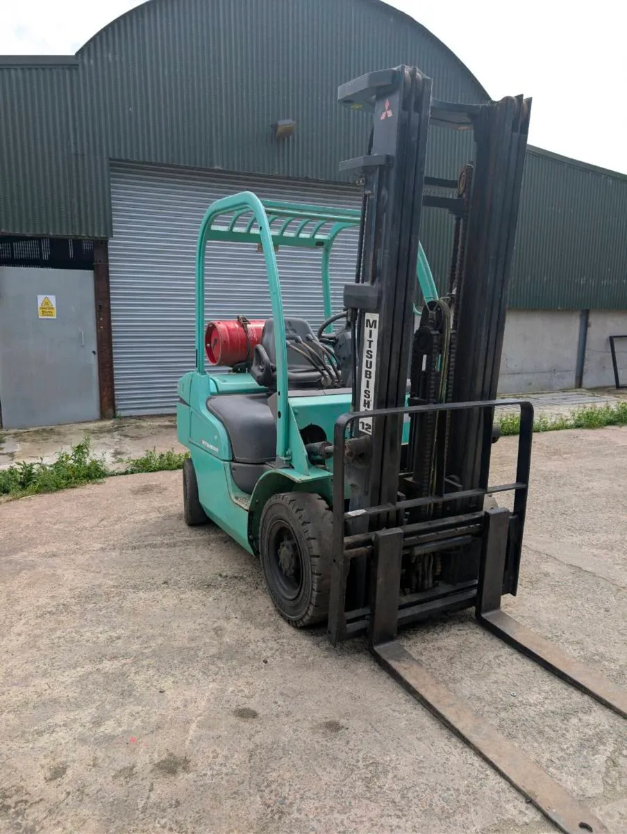 Mitsubishi gas forklift - Image 1