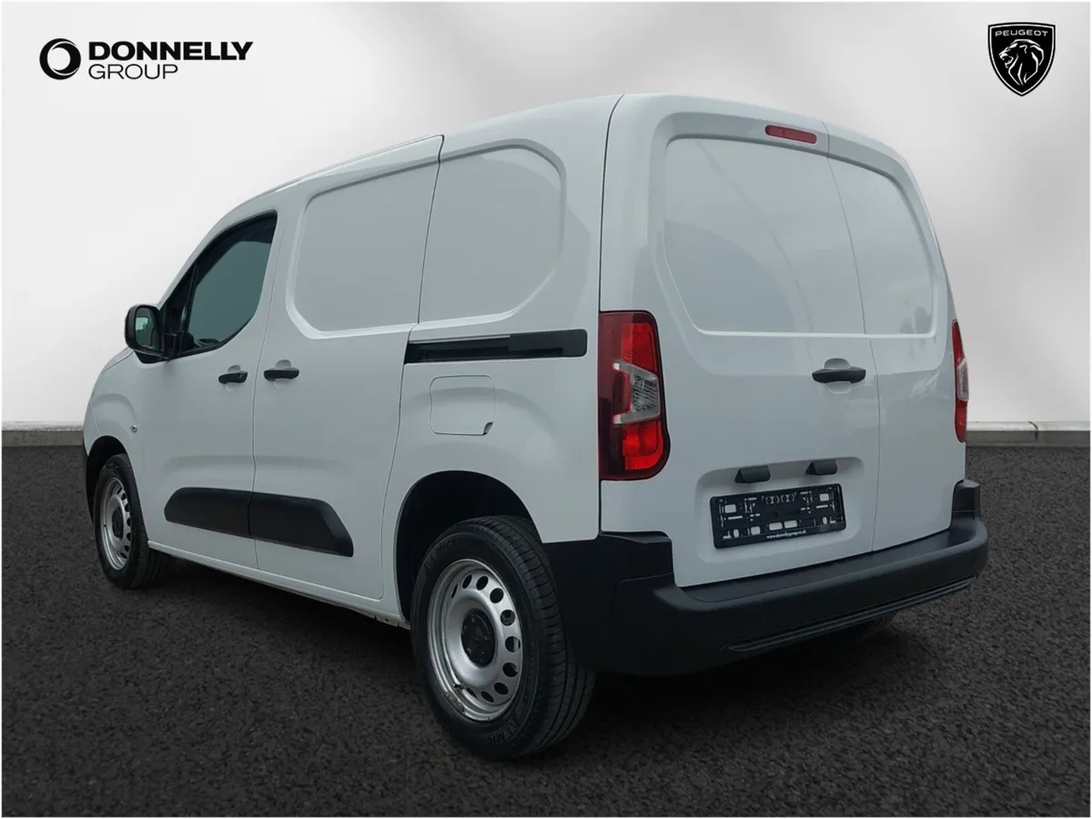 Peugeot Partner Standard Diesel Professional Premi - Image 2