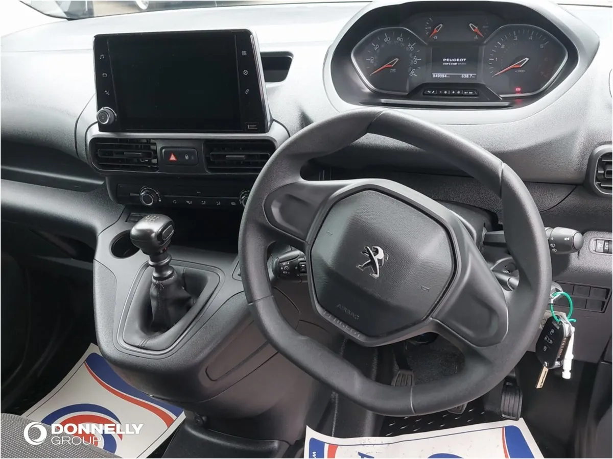Peugeot Partner Standard Diesel Professional Premi - Image 4
