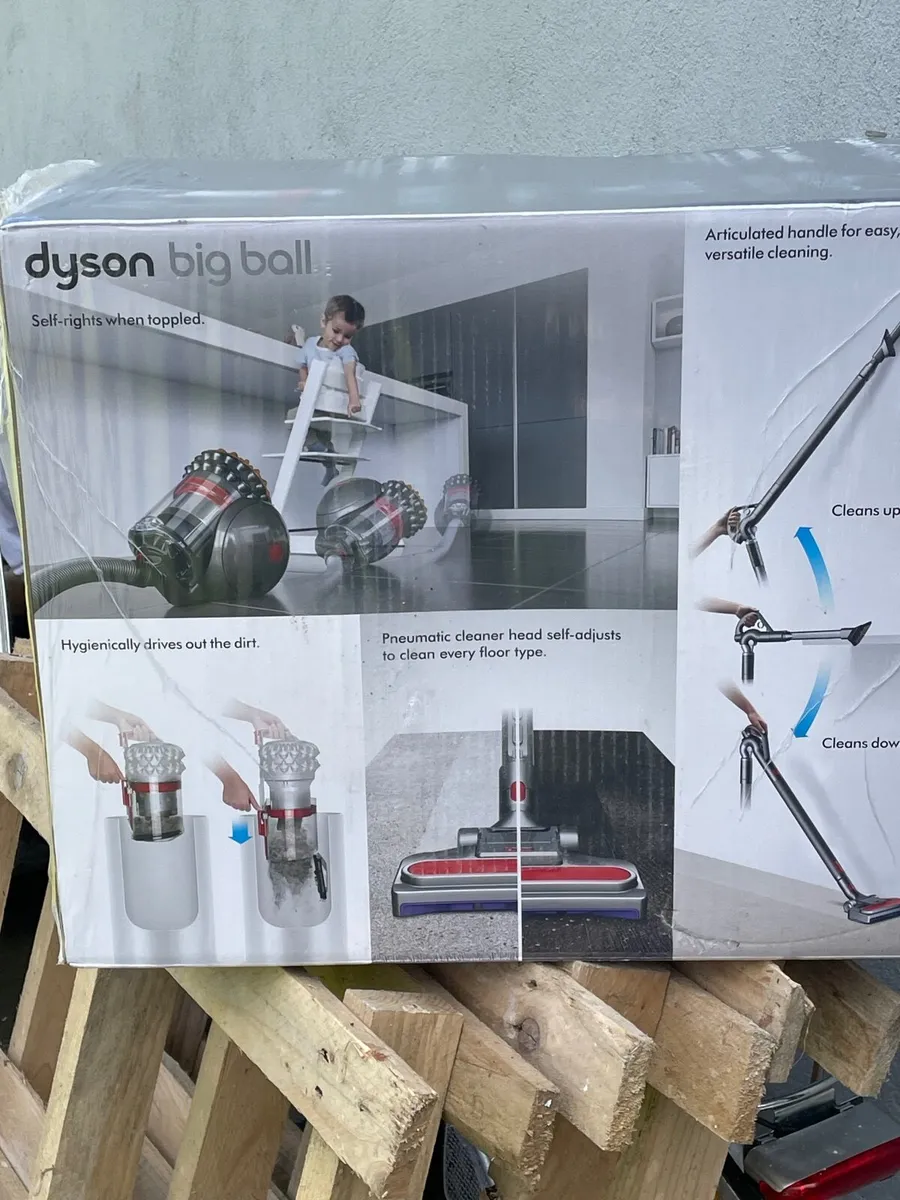 Dyson Vacuum cleaner - Image 2