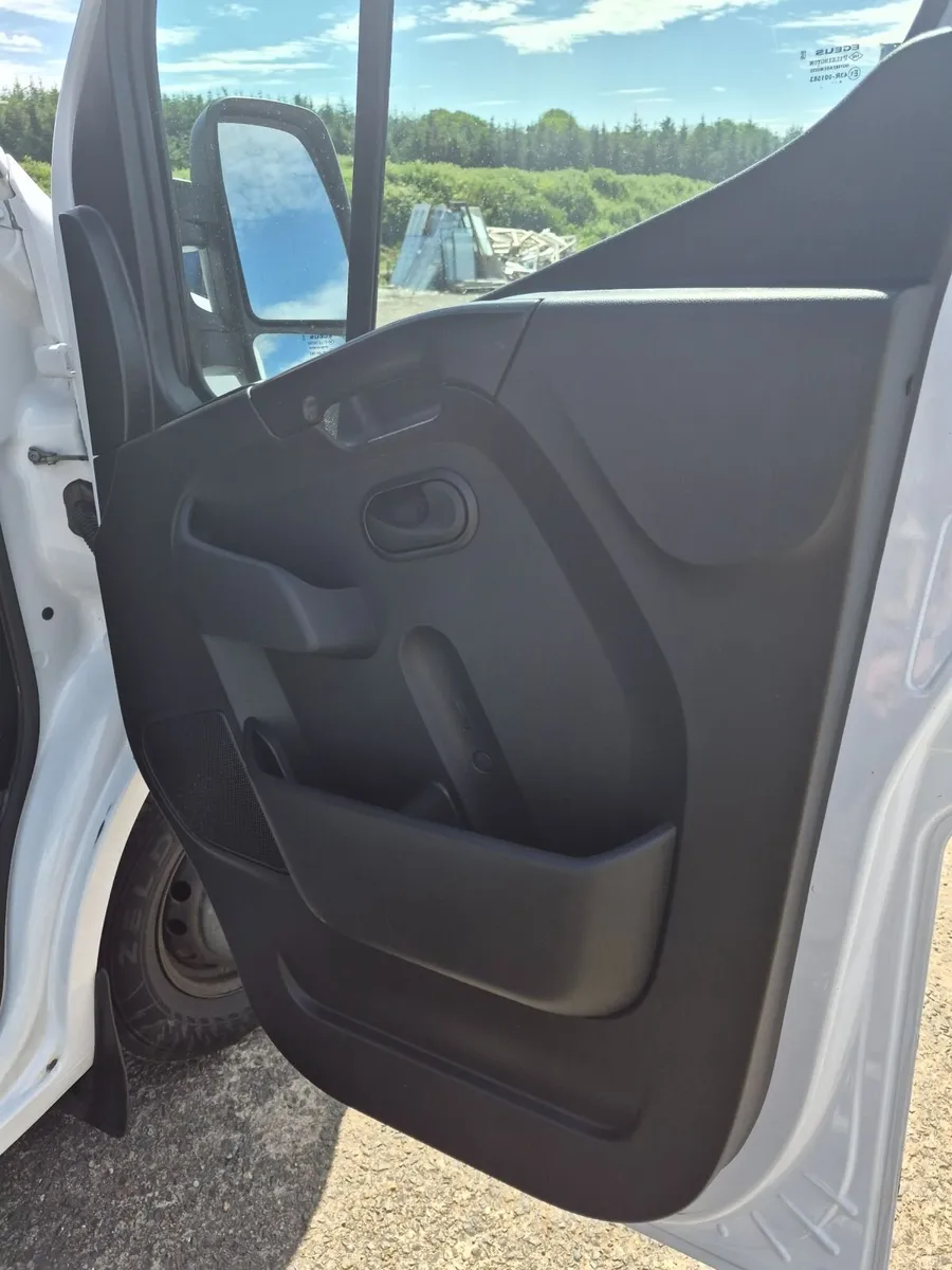 Renault Master 2020 - Image 2