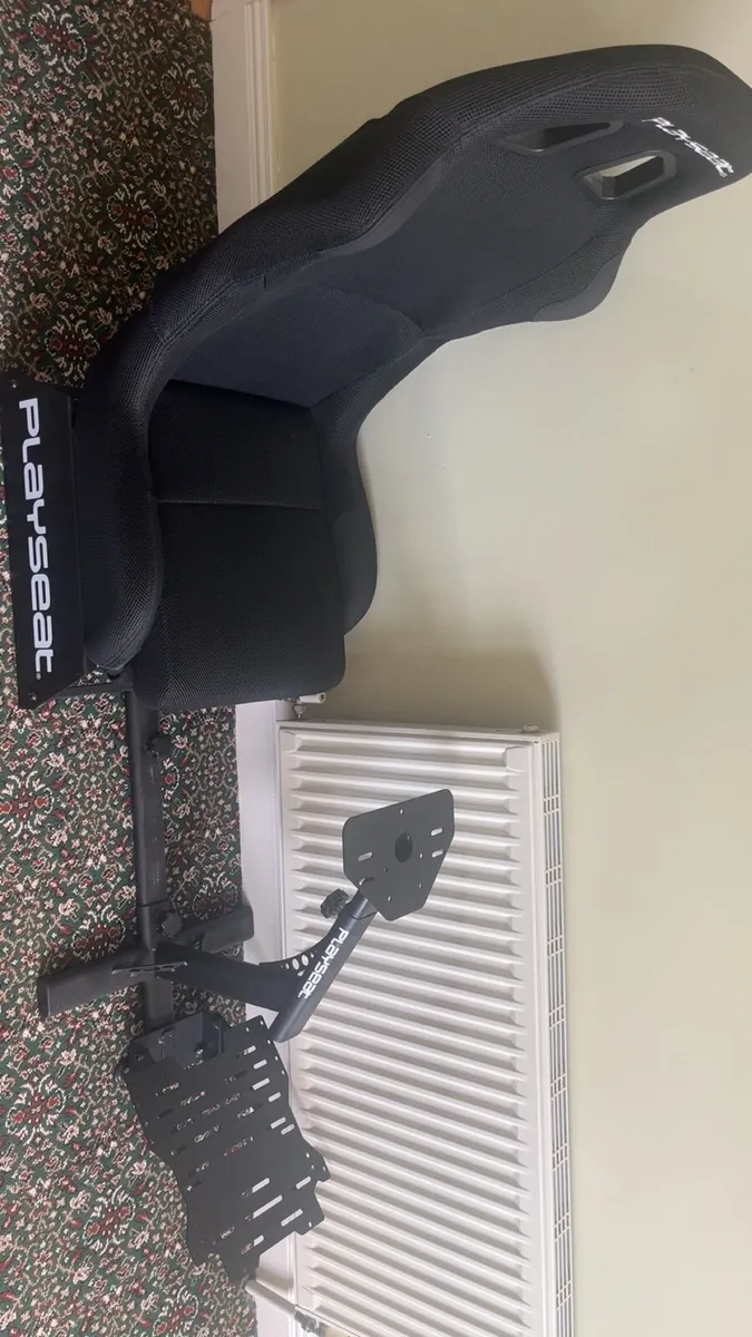 Playseat evolution gaming seat - Image 1