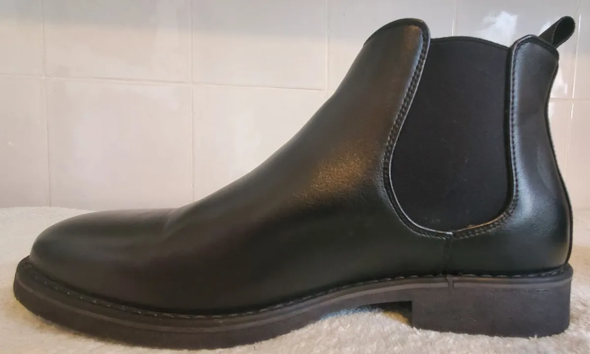 As New Chelsea Boots Size 7 - Image 3
