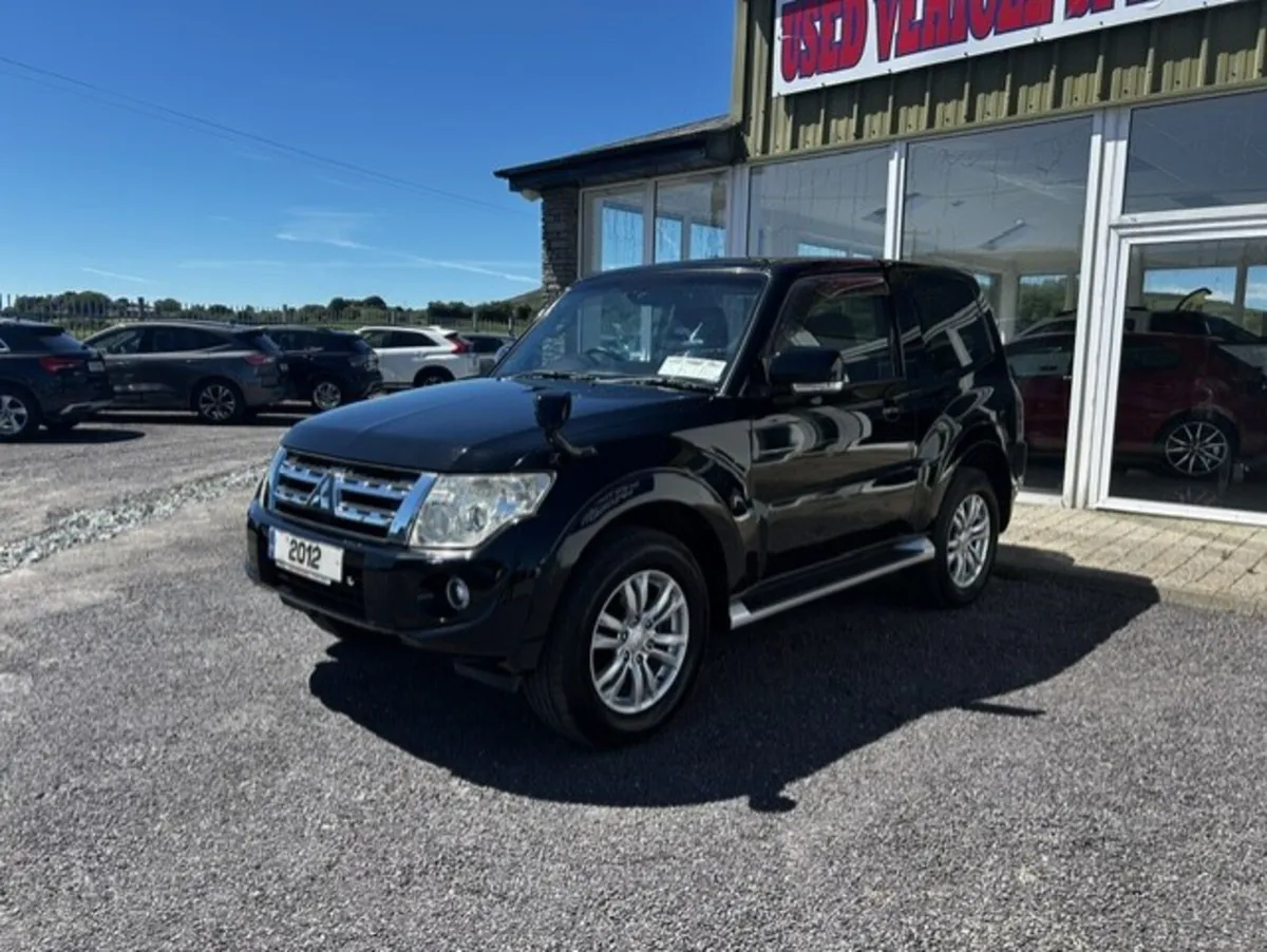 Mitsubish Pajero  2012 Automatic - Image 2