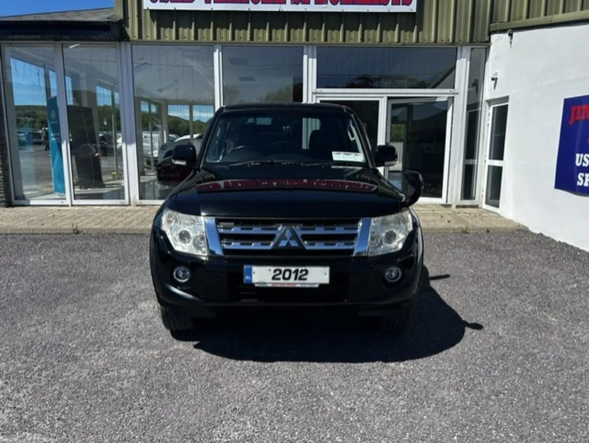 Mitsubish Pajero  2012 Automatic - Image 3