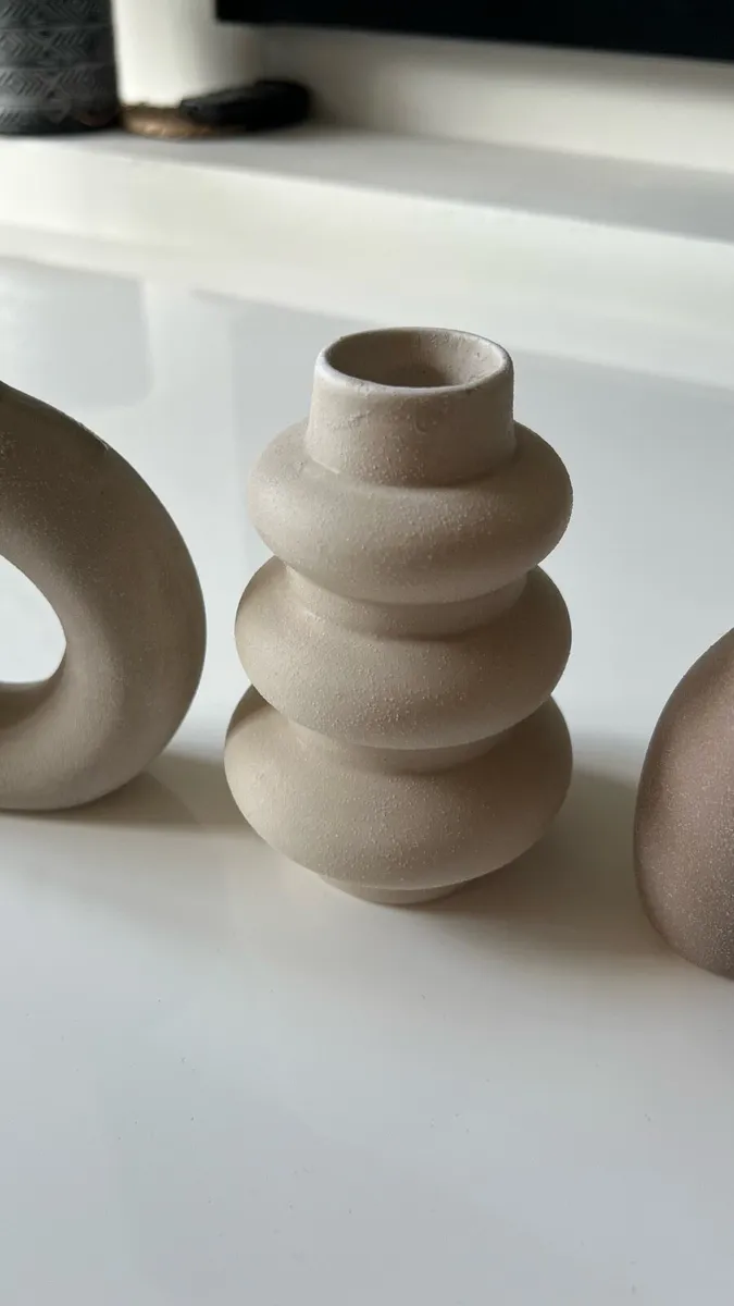Set of 3 Decorative Ceramic Vases - Image 3