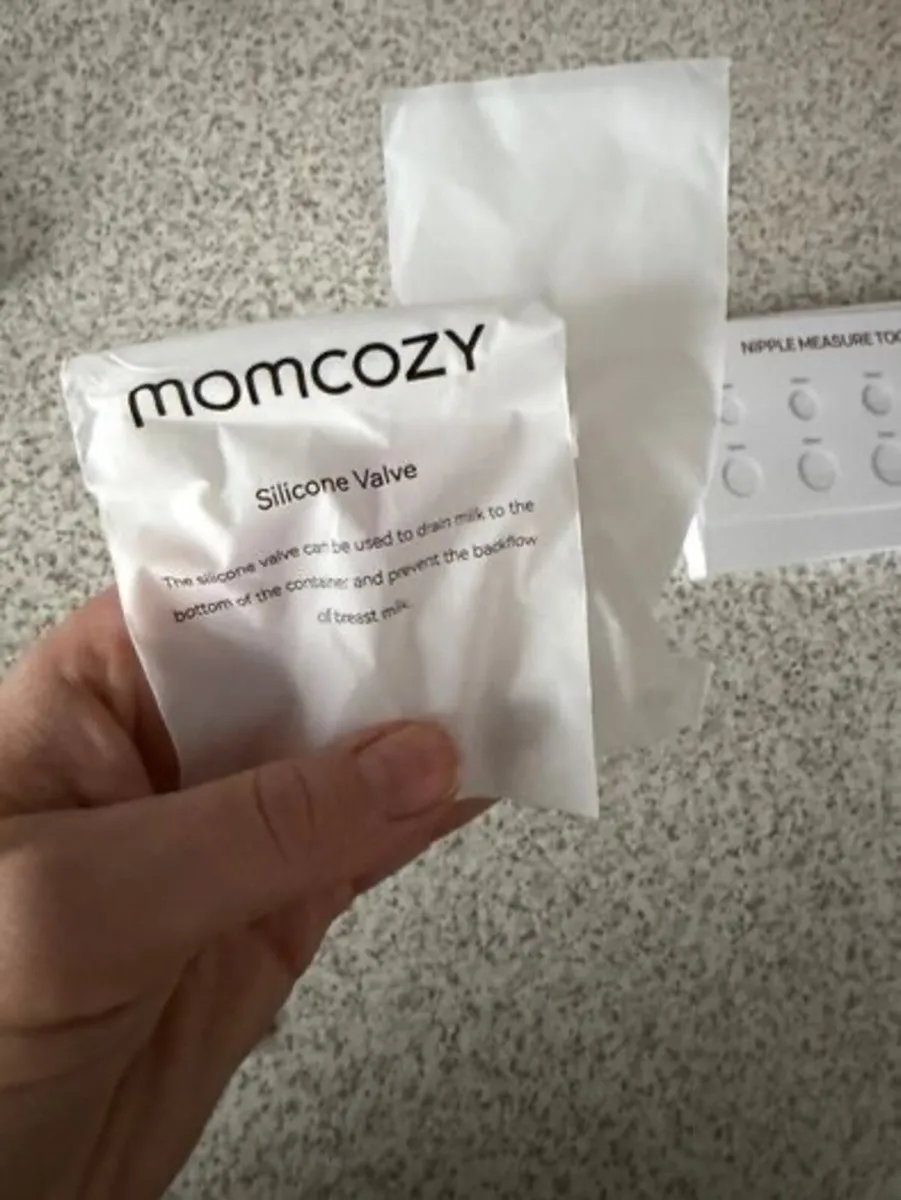 Momcozy V1 Pro Hospital-Grade Wearable Breast Pump - Image 4