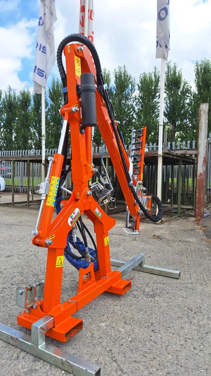 Rinieri BRM 120 finger bar hedge trimmer - Image 3