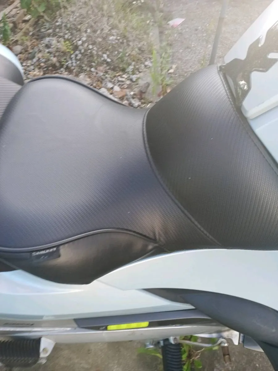 Sergeant seats - Image 2