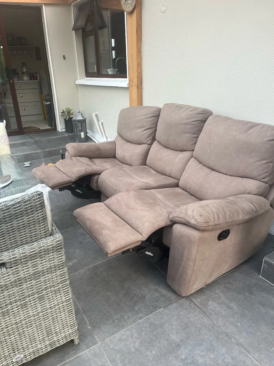 Recliner Couch - Image 1