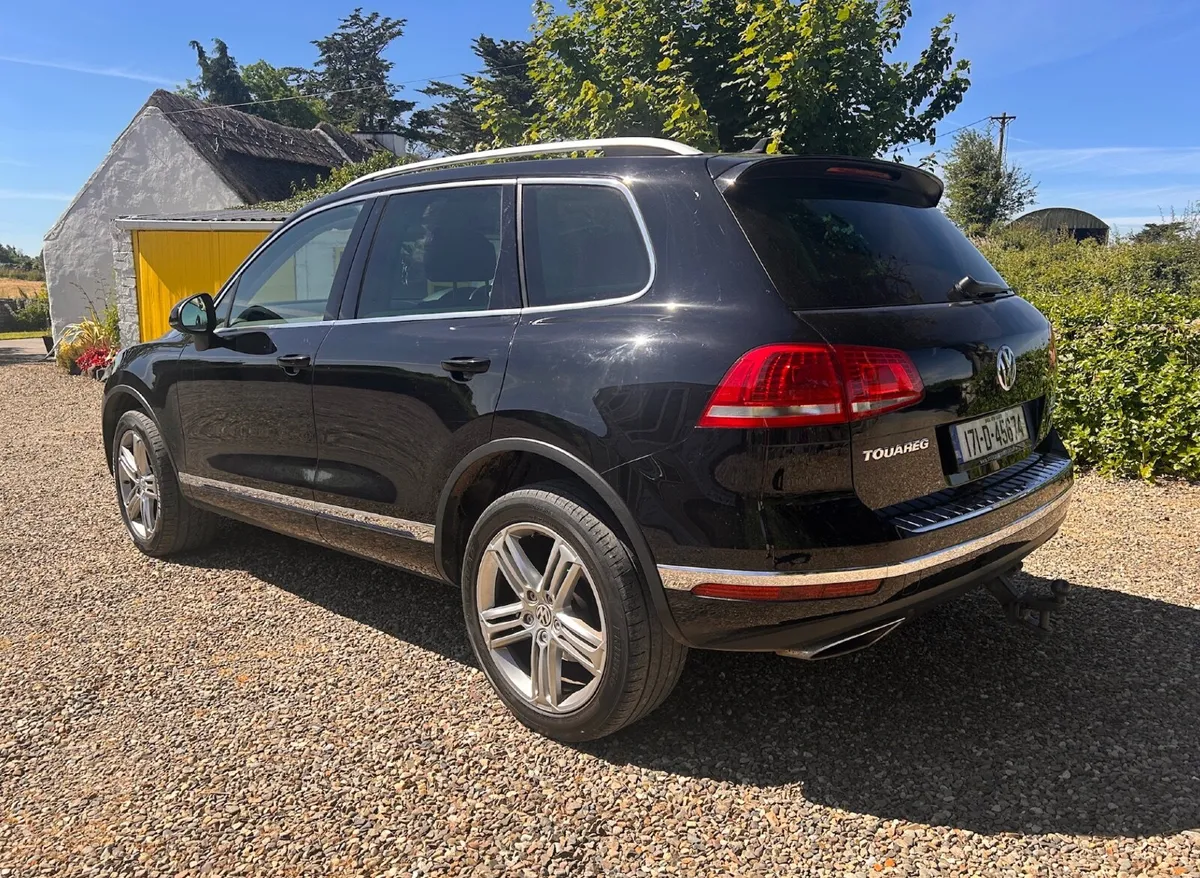 Volkswagen Touareg 2017 - Image 2