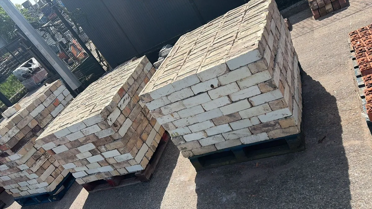 Reclaimed cream London brick - Image 3