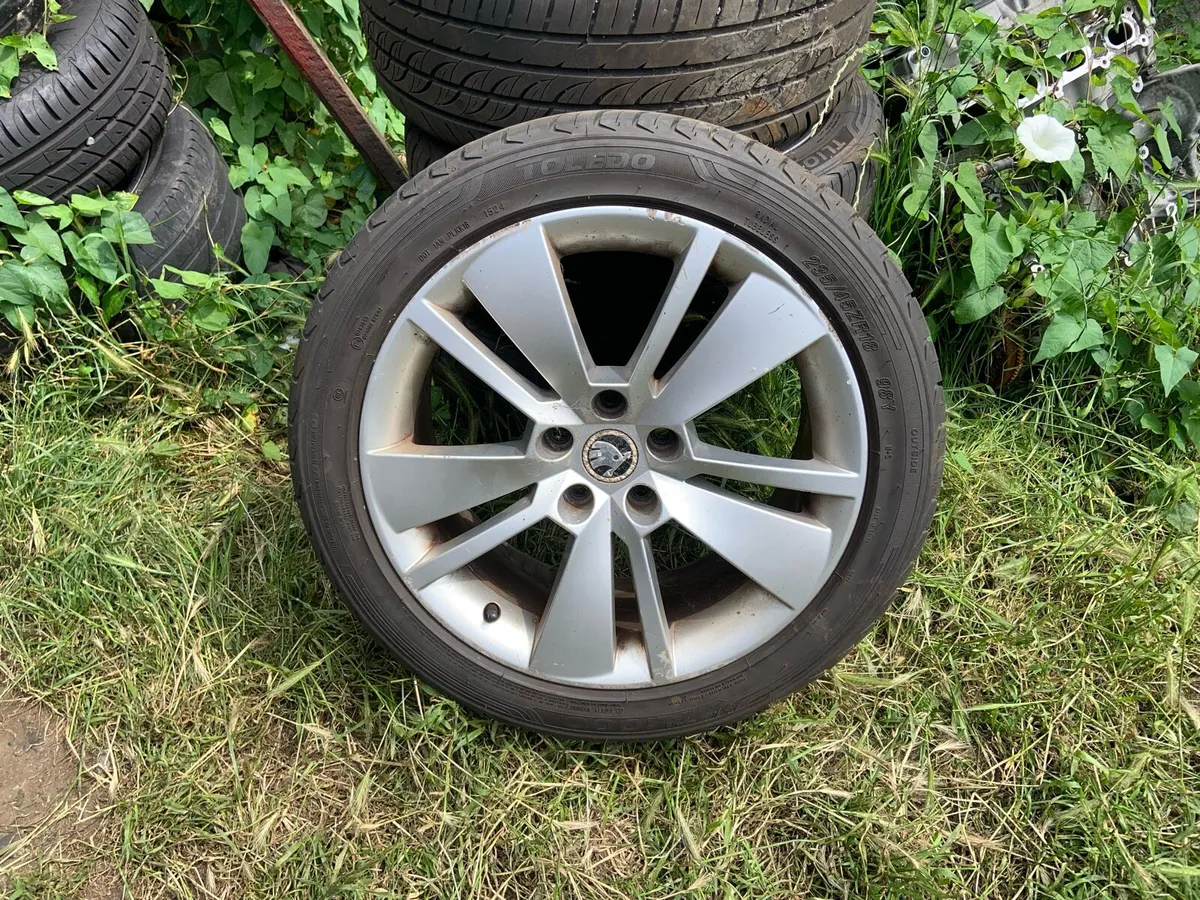 18 inche 2018  Skoda alloys  new tyres - Image 1
