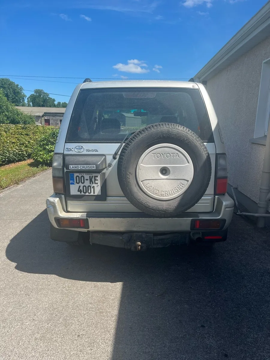 2000 Toyota Land Crusier - Image 2