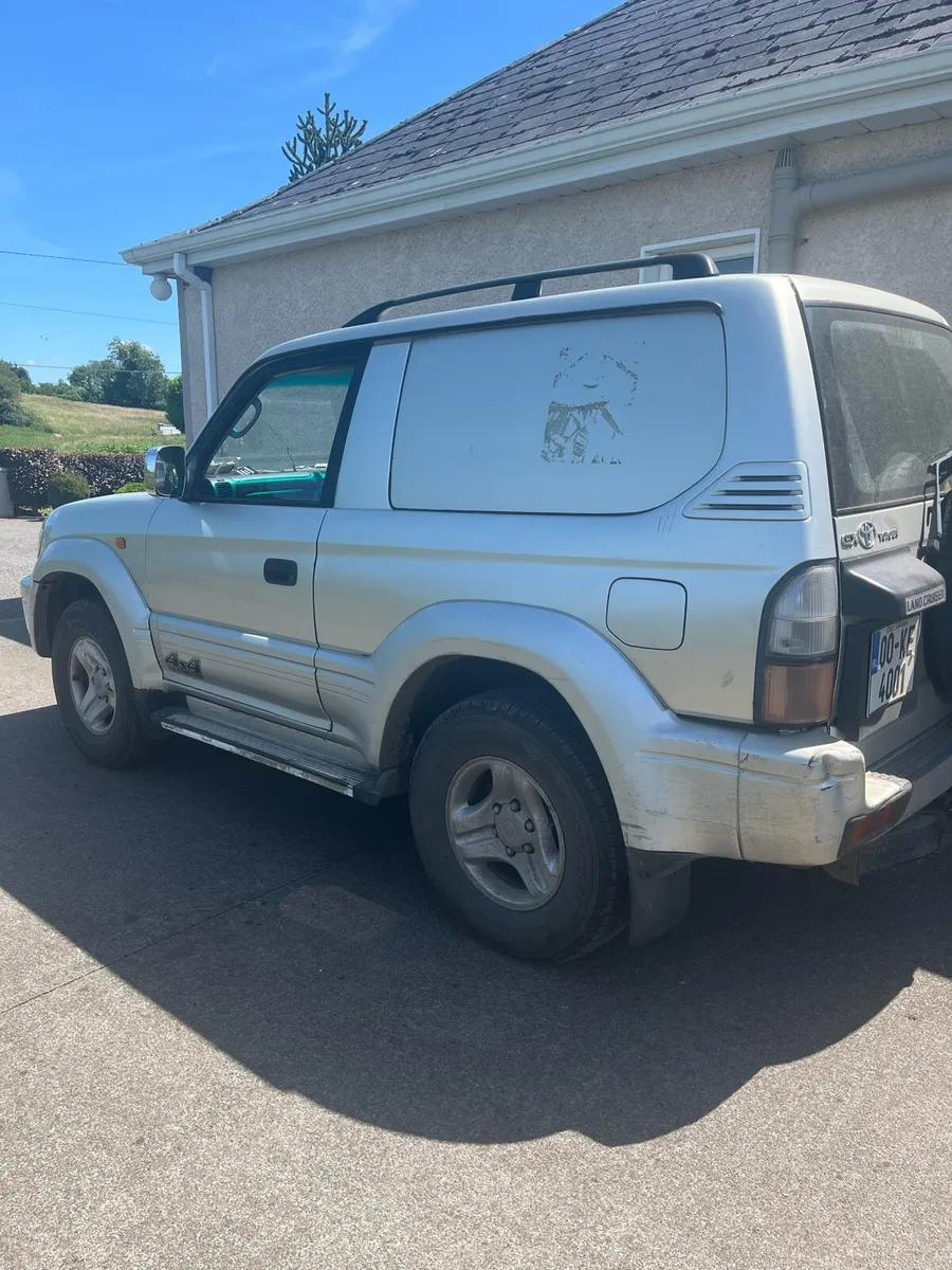 2000 Toyota Land Crusier - Image 3
