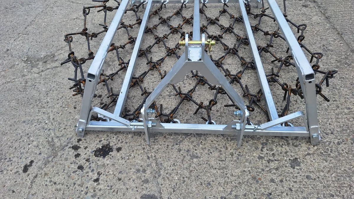 Fleming  1.8M galvanized chain harrow - Image 3