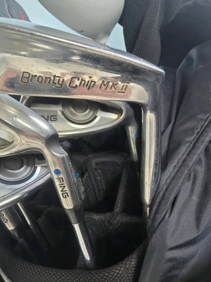 Golf clubs and extras - Image 3