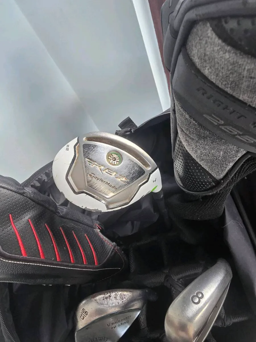 Golf clubs and extras - Image 4
