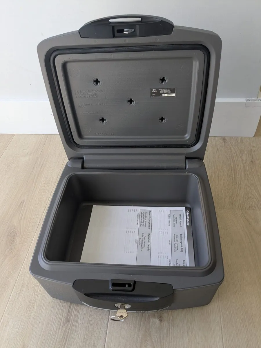 Sentry H2100 Waterproof Fire Chest - Image 2