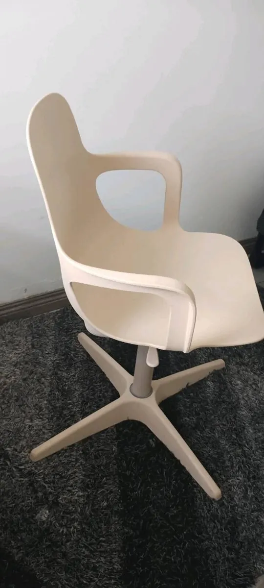 Swivel chair - Image 1