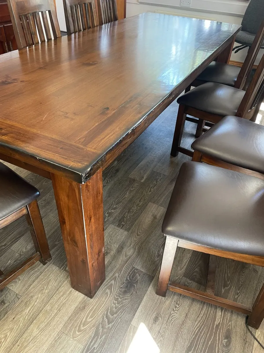 Dining Room Table and 8 Chairs. - Image 1